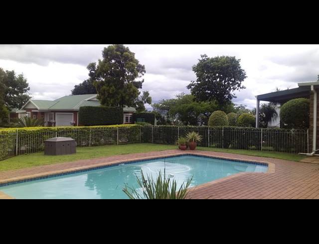 2 BEDROOM SIMPLEX FOR SALE IN LINCOLN MEADE